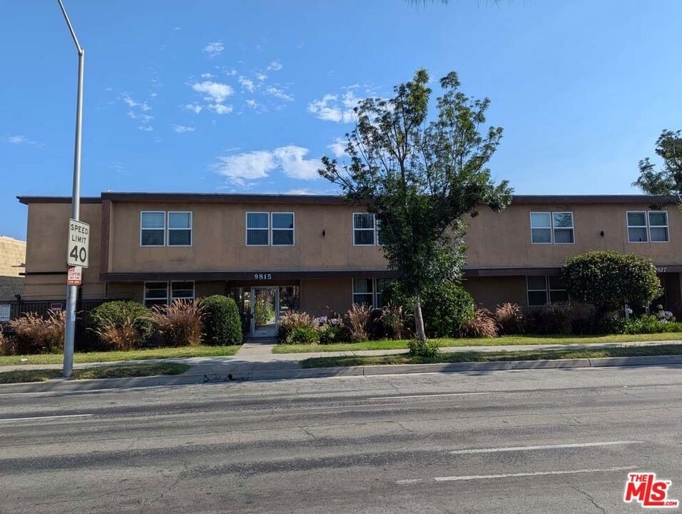 9815 Imperial Highway - Photo 0