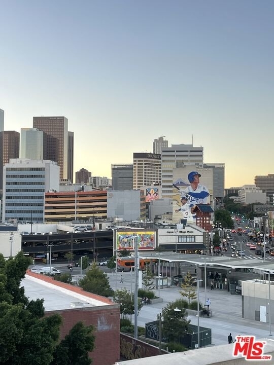 100 S Alameda Street - Photo 22