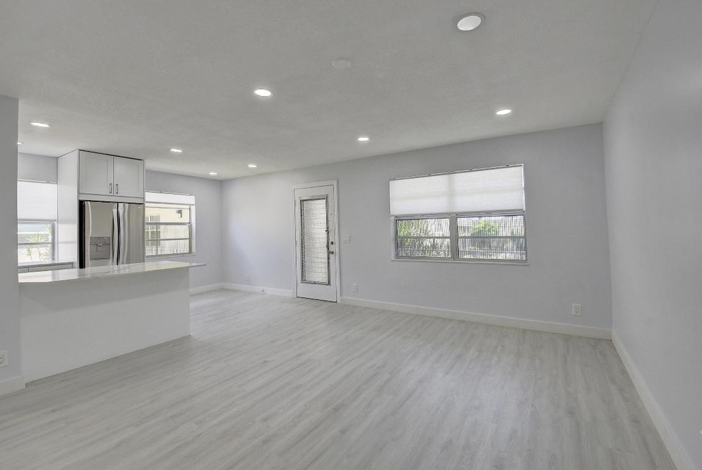 318 Monaco G Boulevard - Photo 28