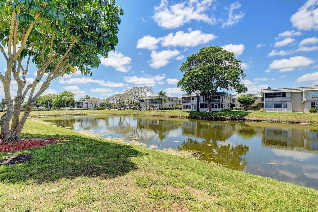 318 Monaco G Boulevard - Photo 2