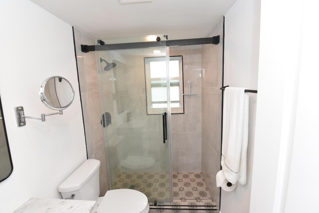 112 Salisbury - Photo 10