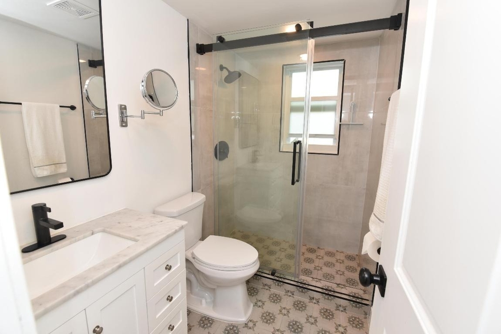 112 Salisbury - Photo 14
