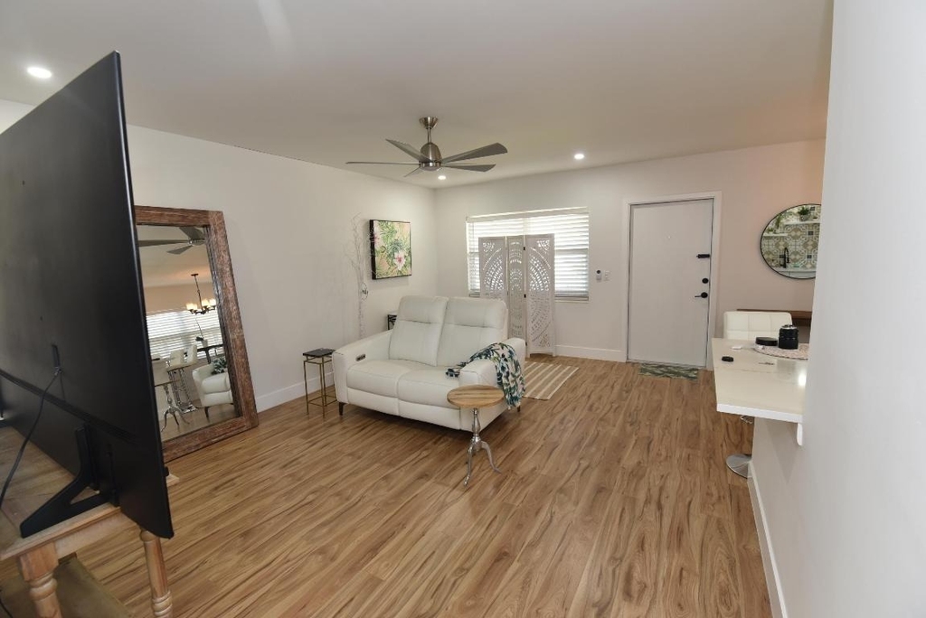 112 Salisbury - Photo 7