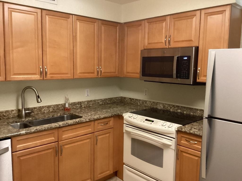 1000 Spanish River Road - Photo 4