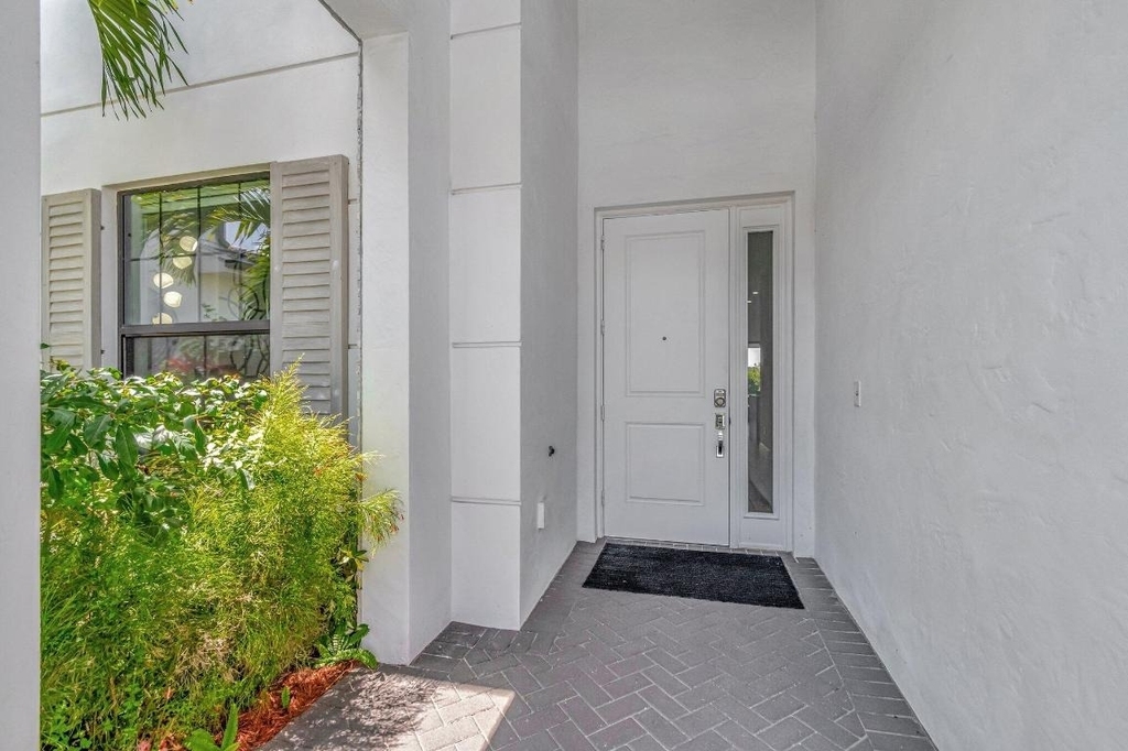 2828 Gin Berry Way - Photo 2