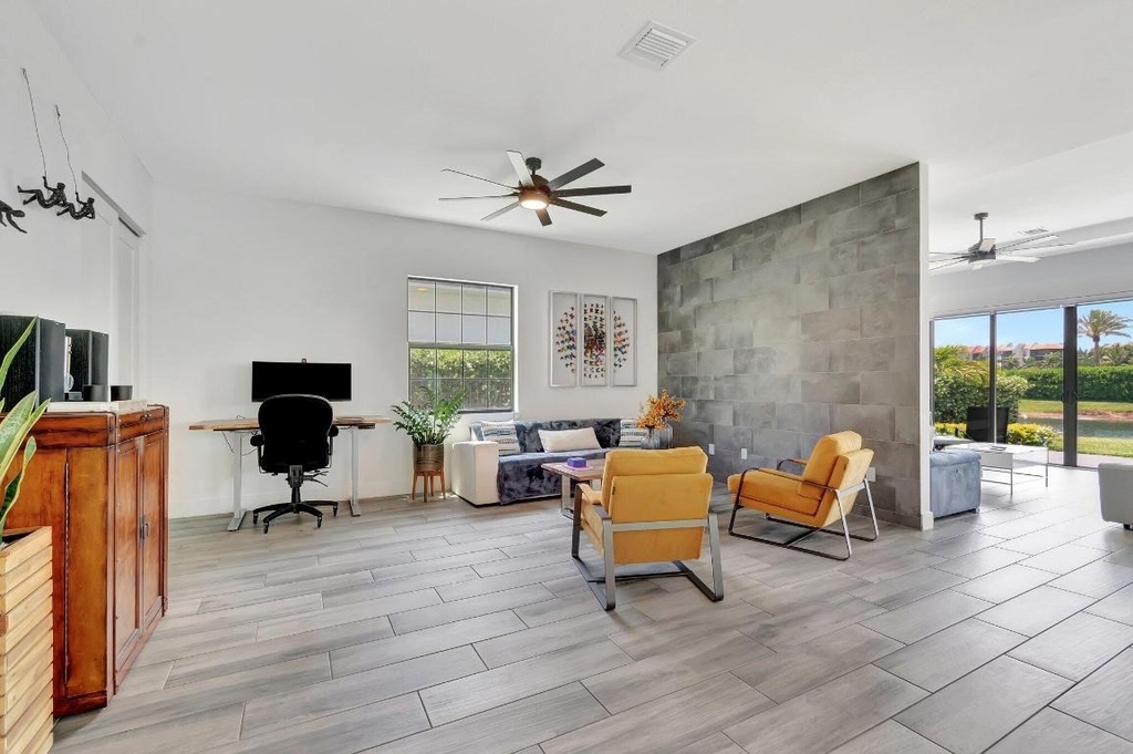 2828 Gin Berry Way - Photo 22