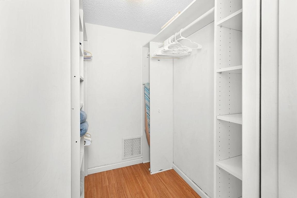 221 Ne Plantation Road - Photo 20