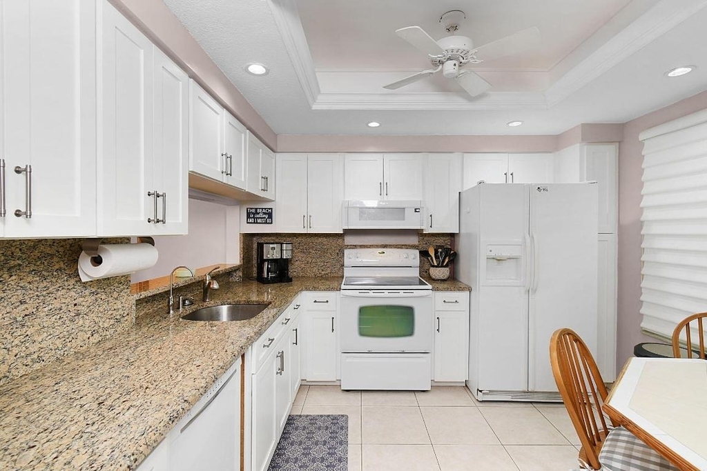 221 Ne Plantation Road - Photo 13