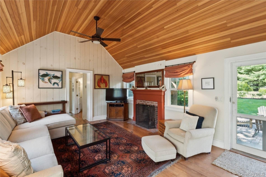 695 Main Street - Photo 8