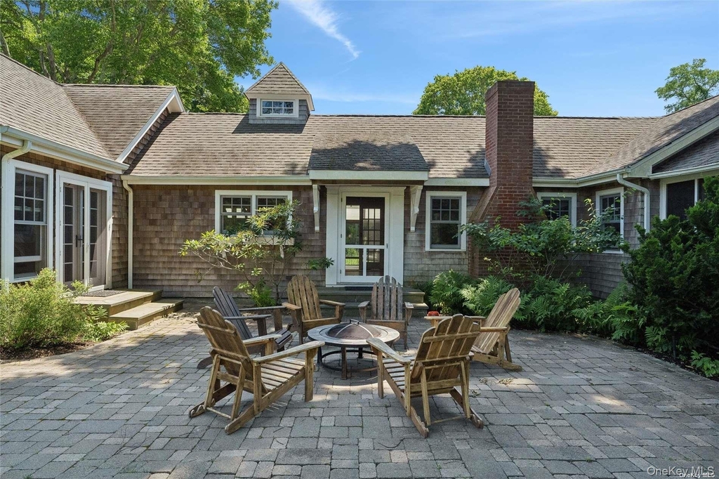 695 Main Street - Photo 2
