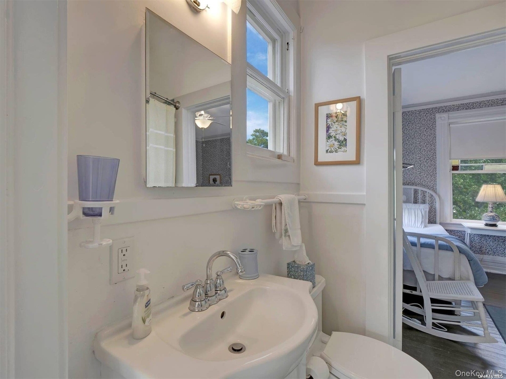 51 Quogue Street - Photo 12