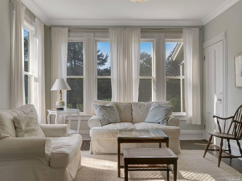 51 Quogue Street - Photo 8