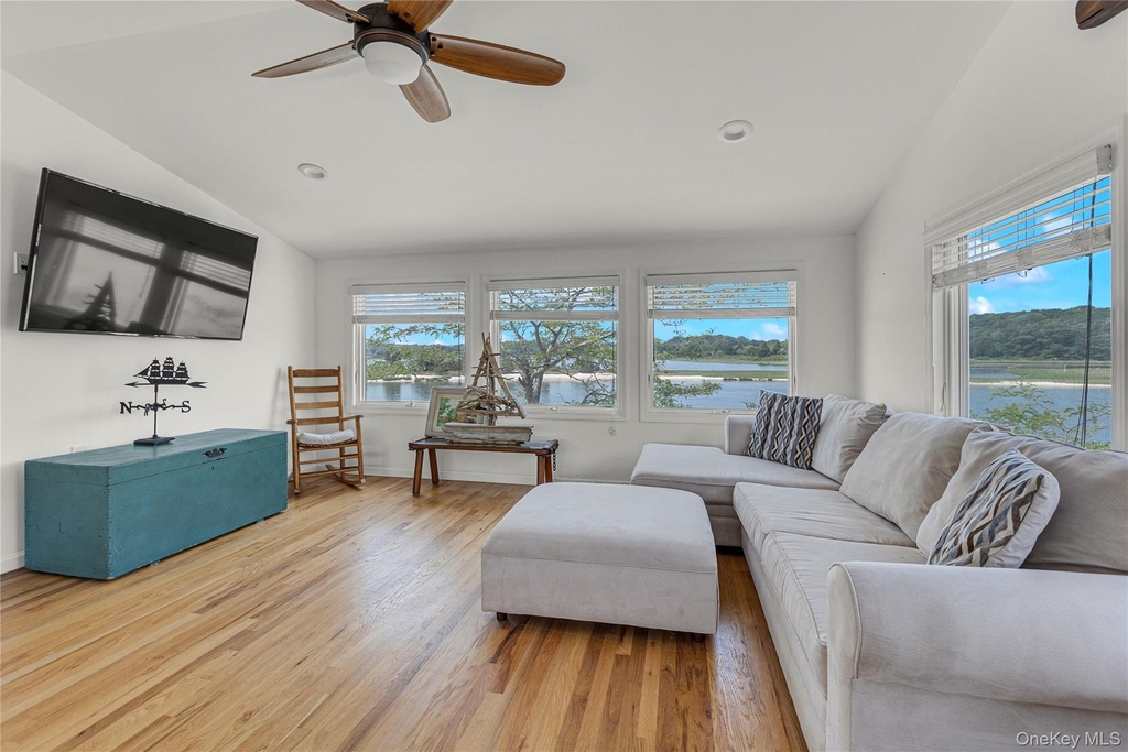 286 Towd Point Road - Photo 10