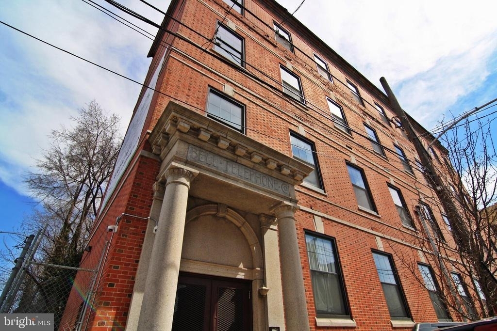 1637 Poplar Street - Photo 1