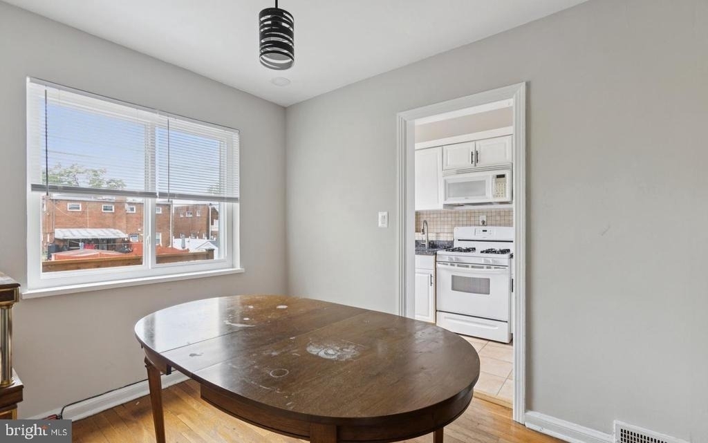 128 33rd Street Ne - Photo 8