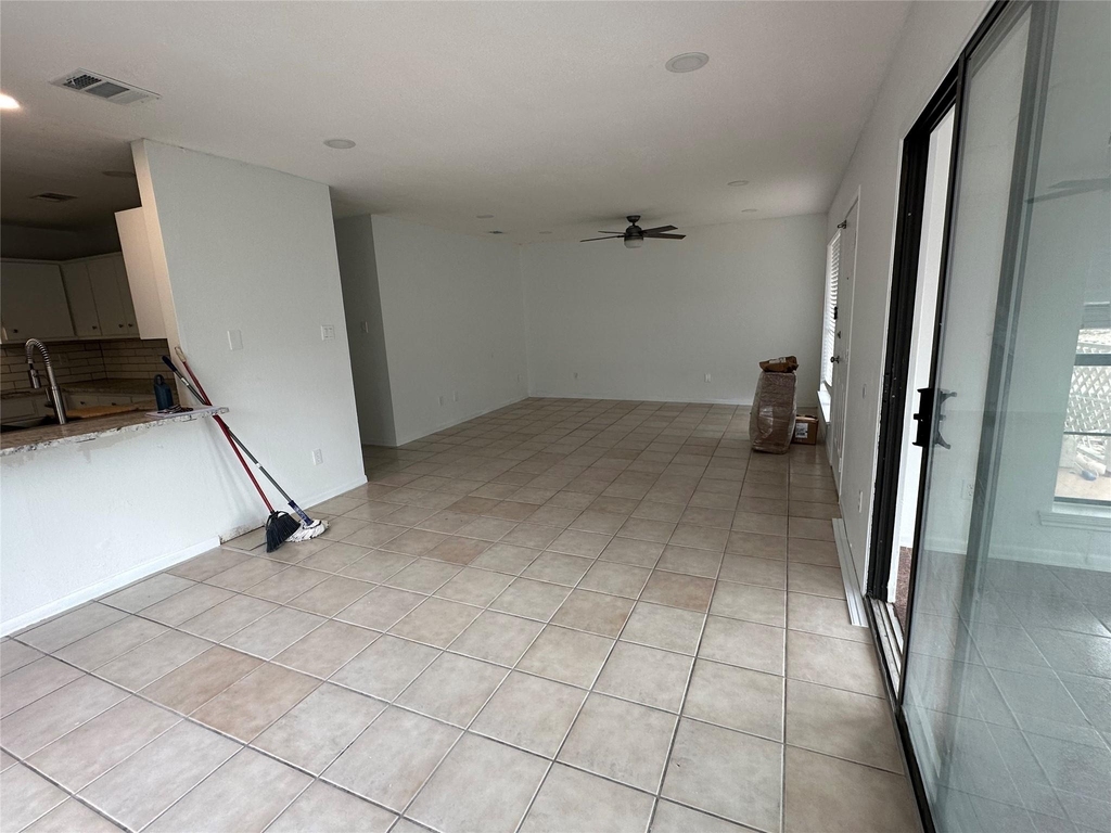 136 Discovery Ln - Photo 1
