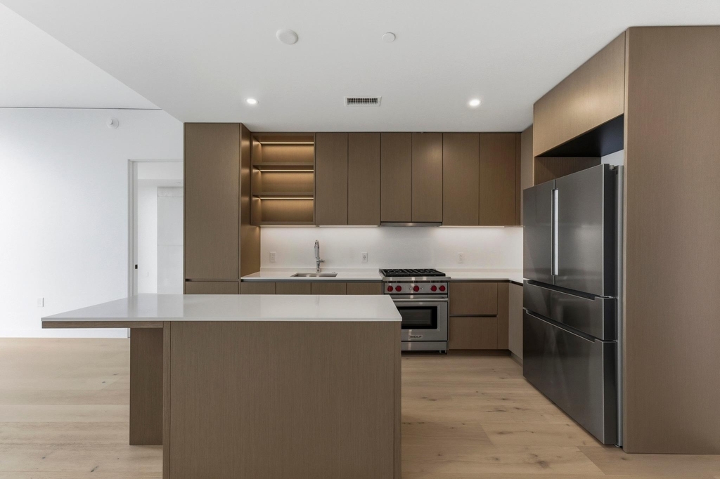 610 Davis St - Photo 0