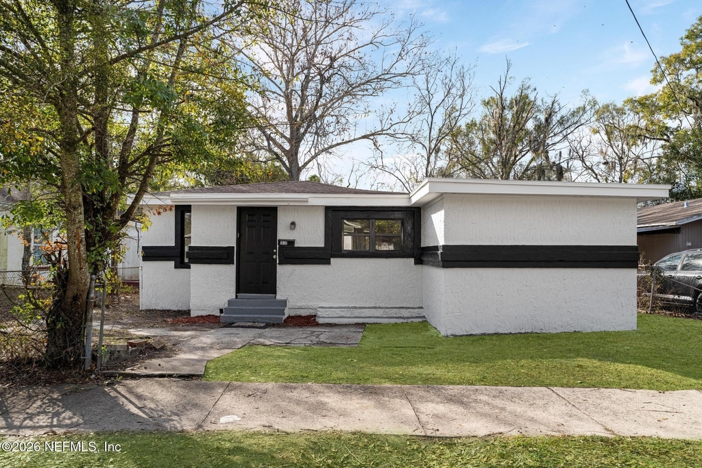 1830 W 27th Street - Photo 1
