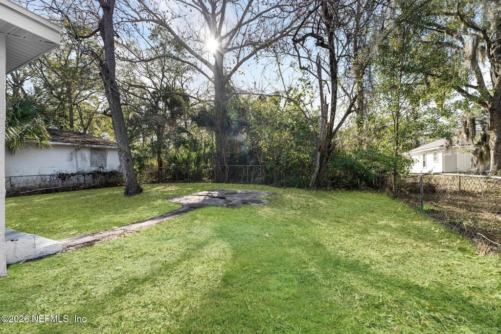 1830 W 27th Street - Photo 19