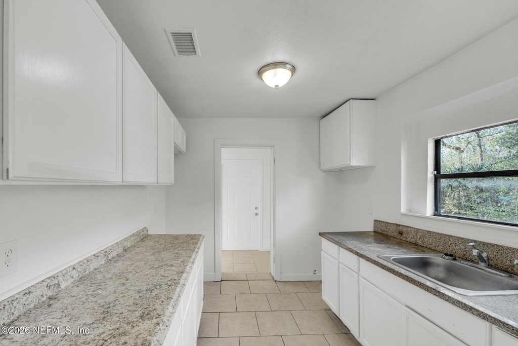 1830 W 27th Street - Photo 8