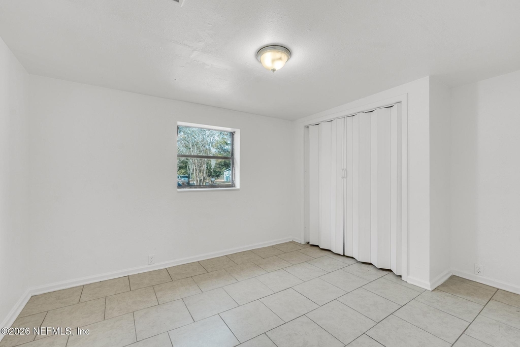 1830 W 27th Street - Photo 5