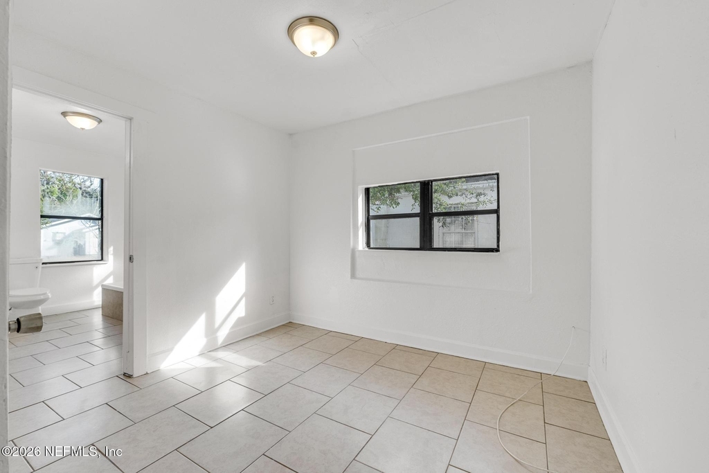 1830 W 27th Street - Photo 14