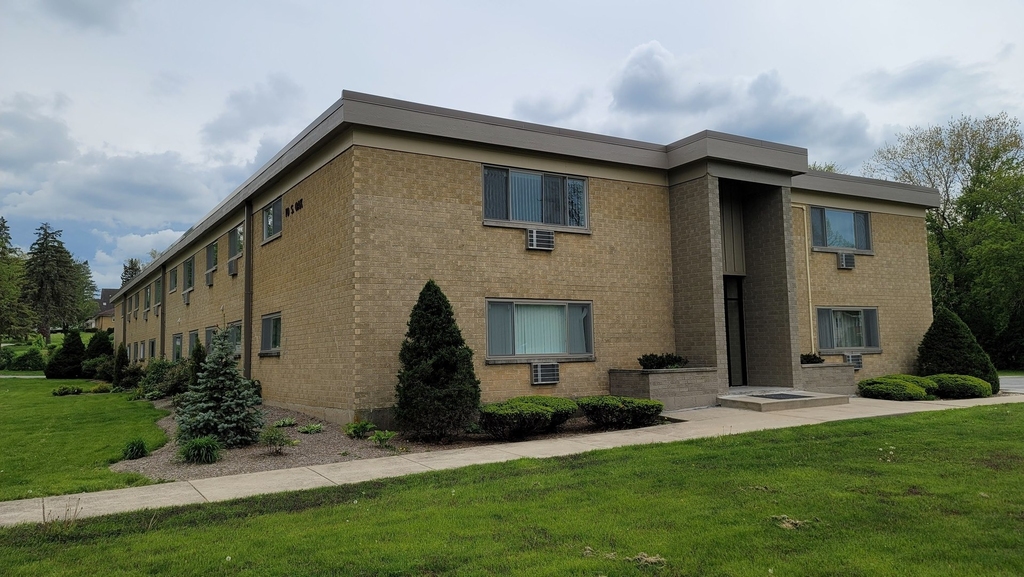10 Oak Avenue - Photo 0