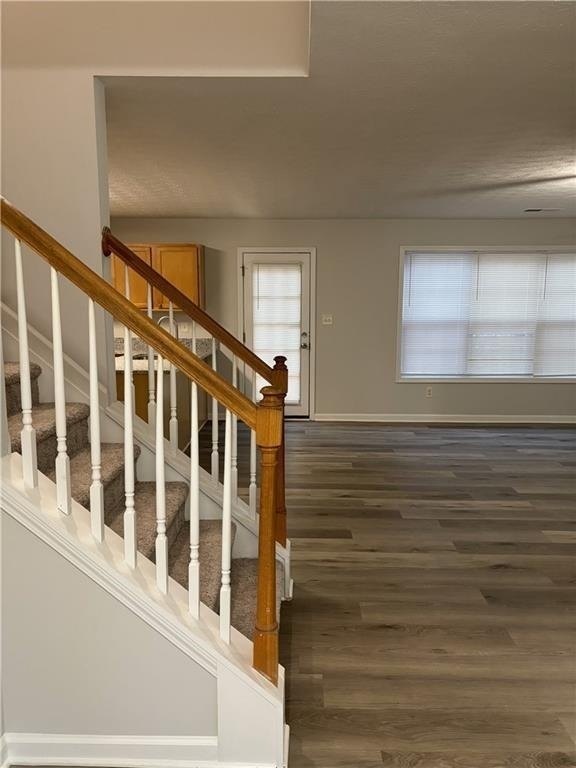 1564 Log Cabin Lane - Photo 2