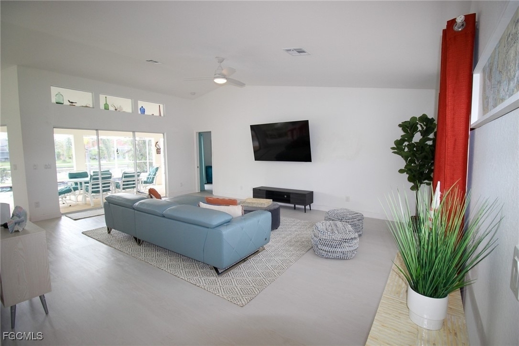 138 Se 20th Street - Photo 2