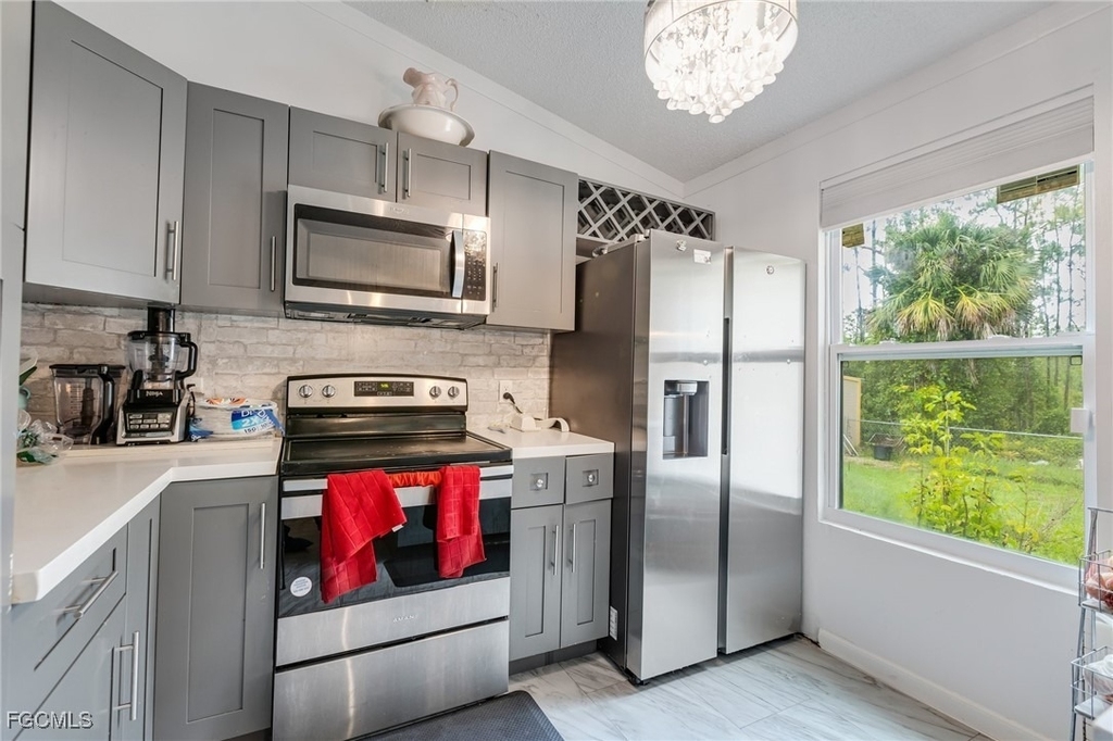 503 E 13th Street - Photo 6