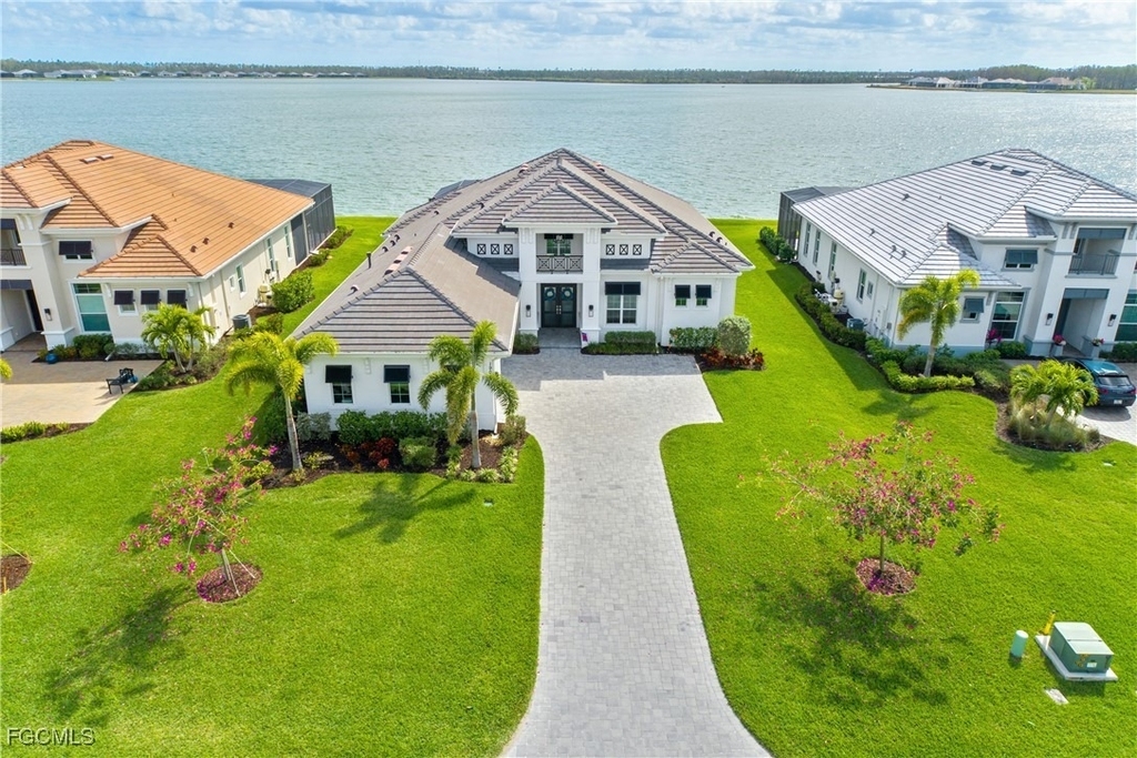 19053 Wildblue Boulevard - Photo 2
