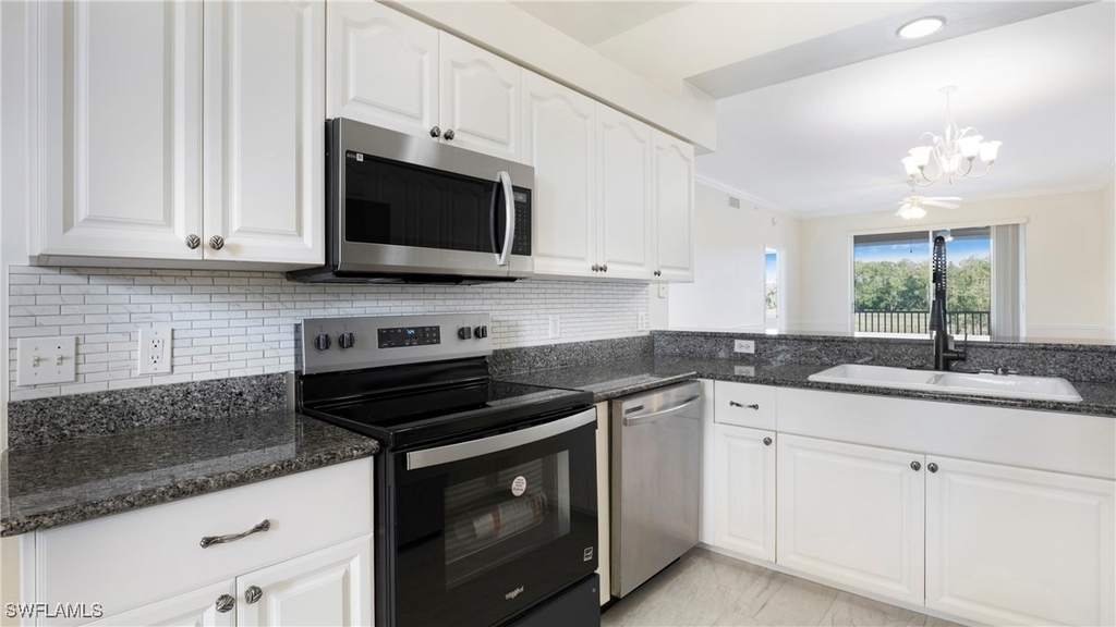 8600 Cedar Hammock Circle - Photo 5