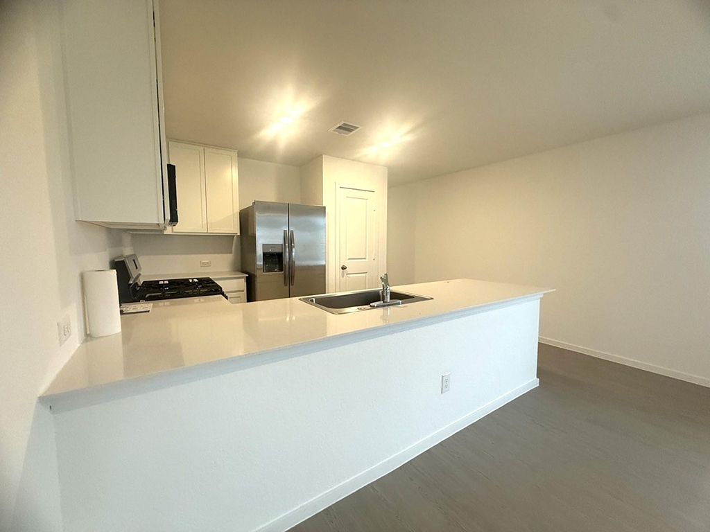 1520 Sunset Ridge Drive - Photo 2