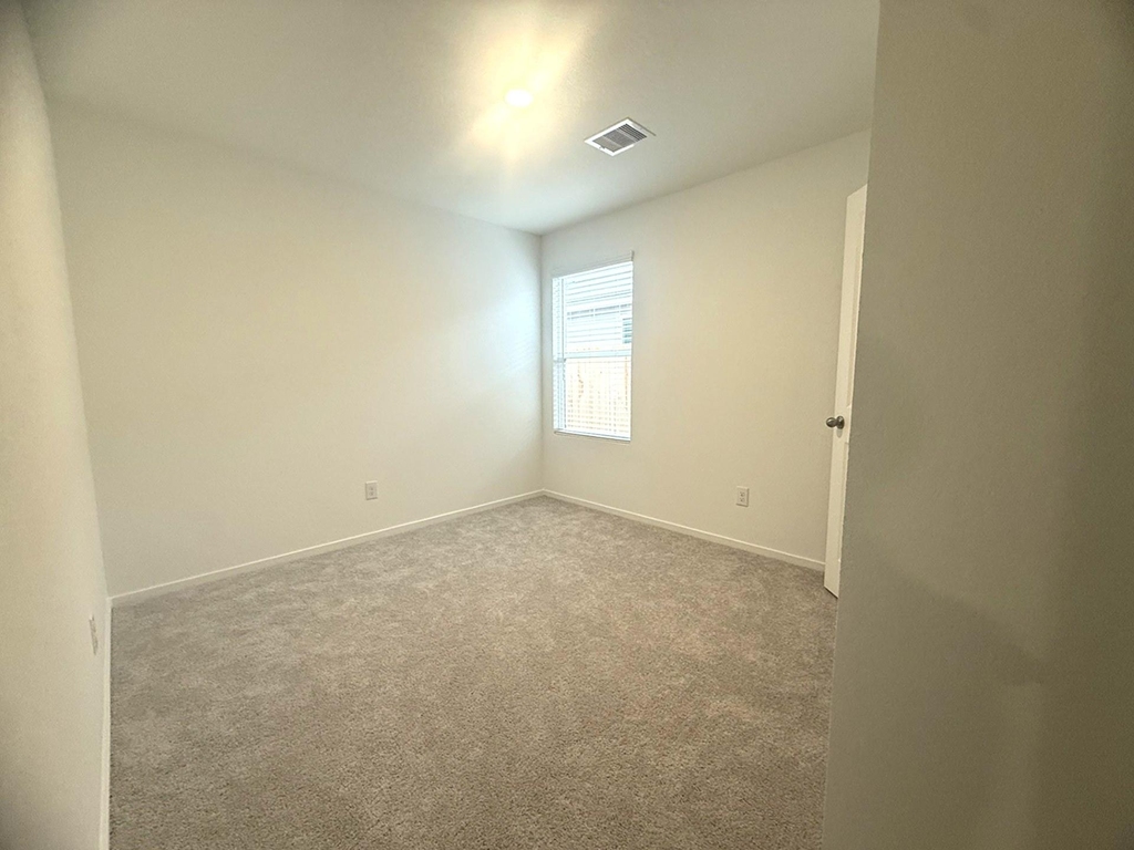 1520 Sunset Ridge Drive - Photo 6