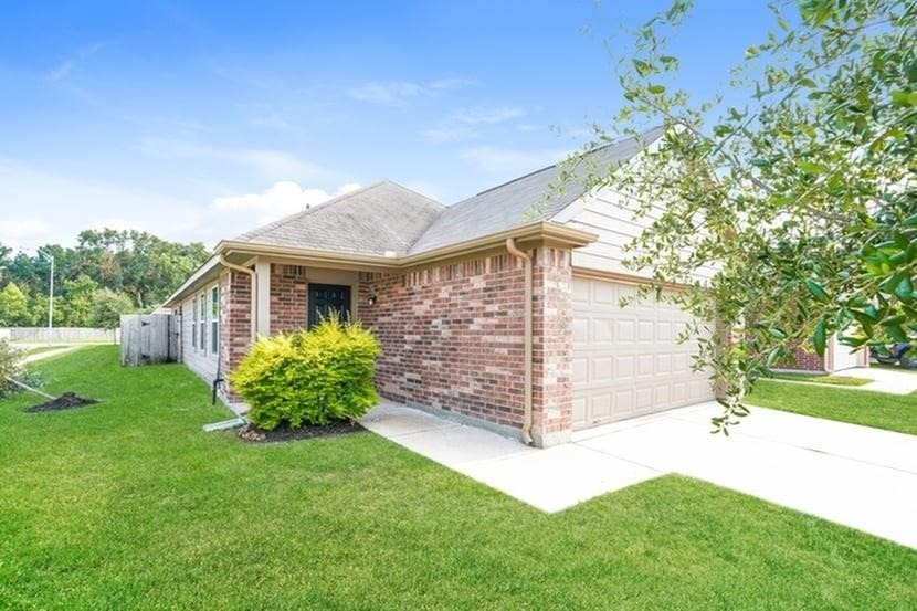 18803 Brescia Lane - Photo 0