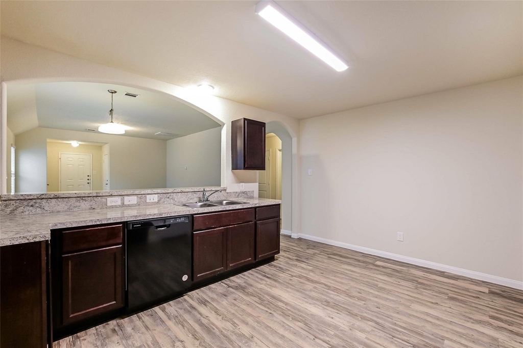 18803 Brescia Lane - Photo 2