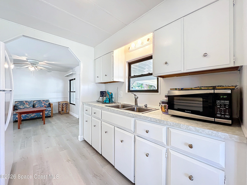 909 Sequoia Street - Photo 6