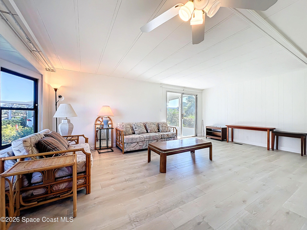 909 Sequoia Street - Photo 9