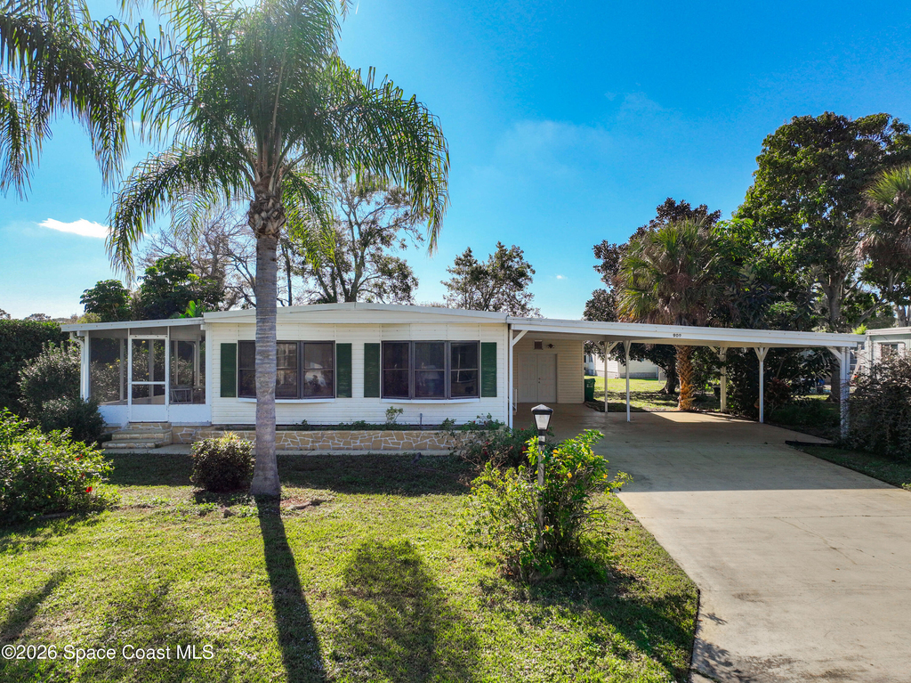 909 Sequoia Street - Photo 0