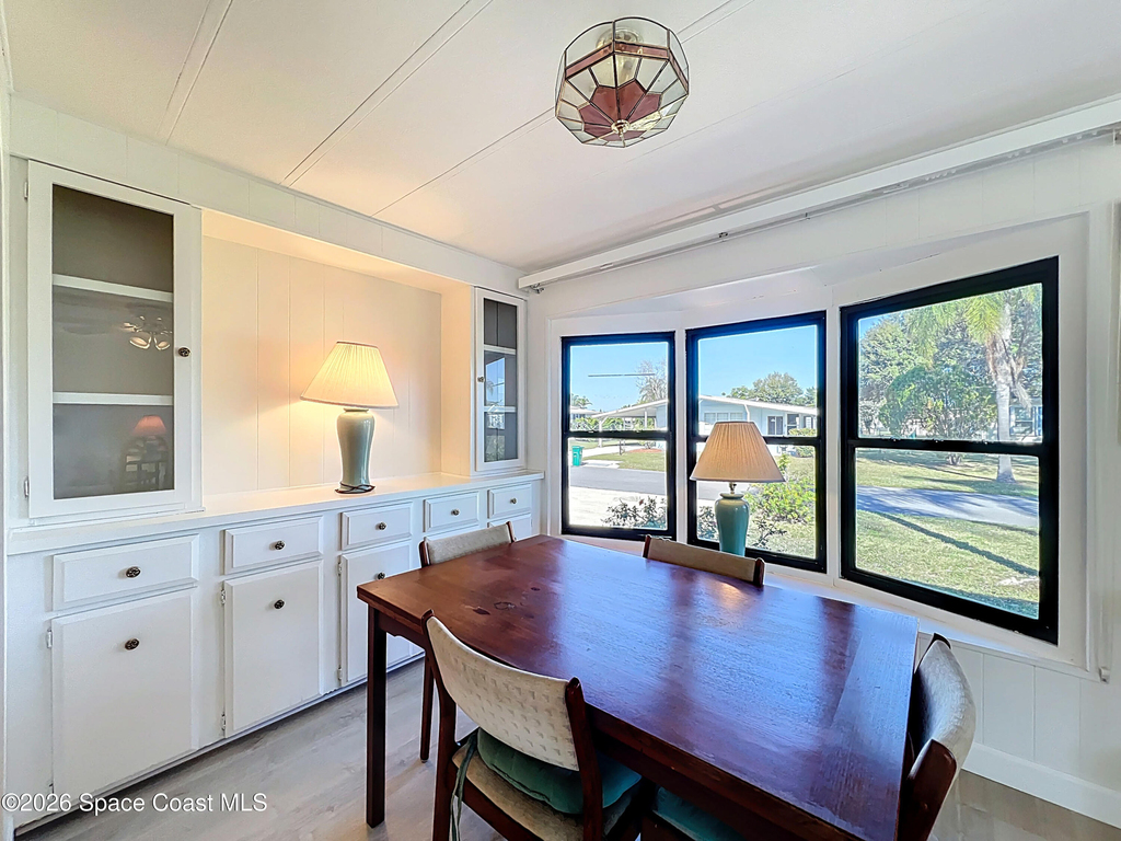 909 Sequoia Street - Photo 7