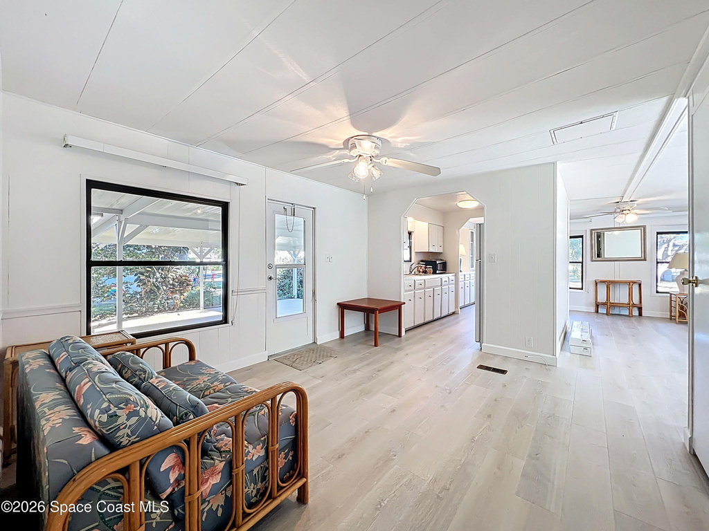 909 Sequoia Street - Photo 3