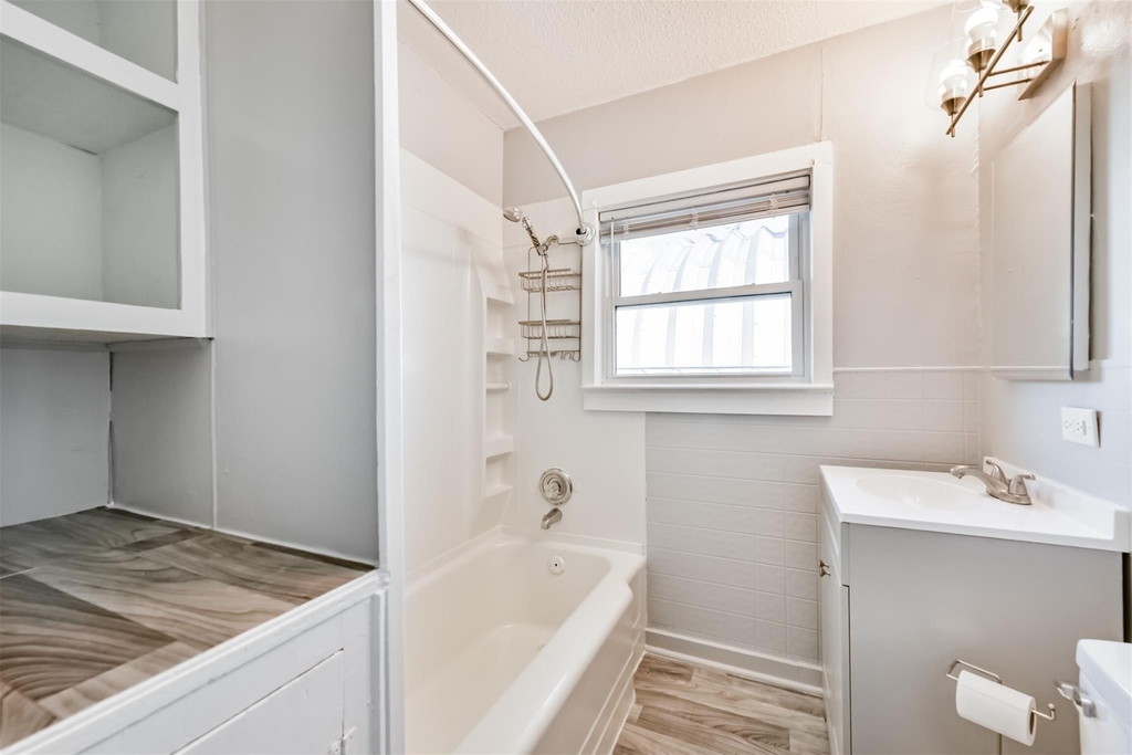 1021 Maple Street - Photo 9