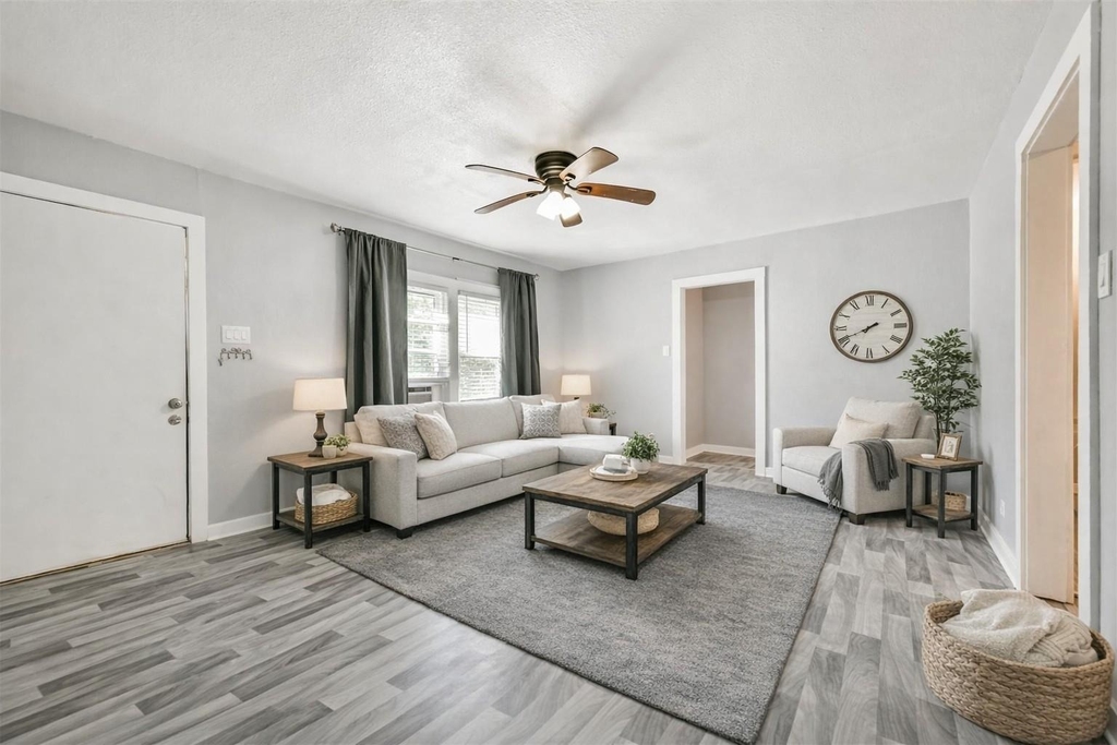 1021 Maple Street - Photo 0