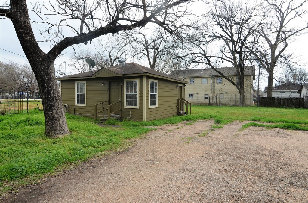 7326 Eagle Pass Street - Photo 3