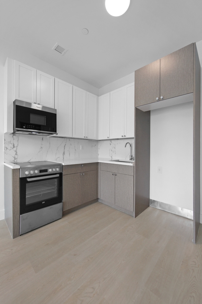 837 Maple Street - Photo 1