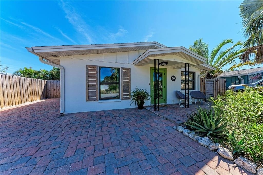 730 Fox Street - Photo 3
