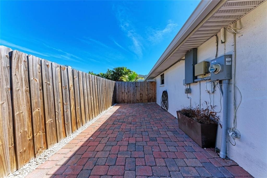 730 Fox Street - Photo 34
