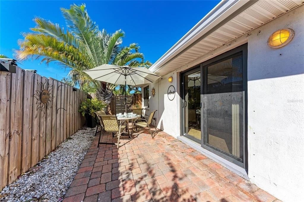 730 Fox Street - Photo 32