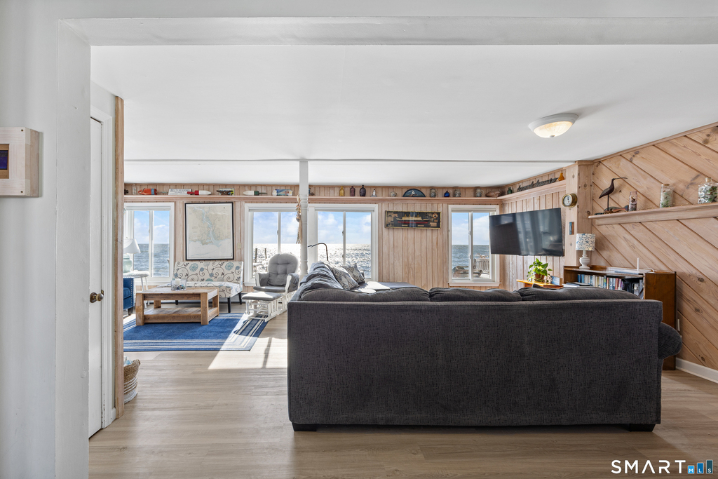 33 Beach Road - Photo 4