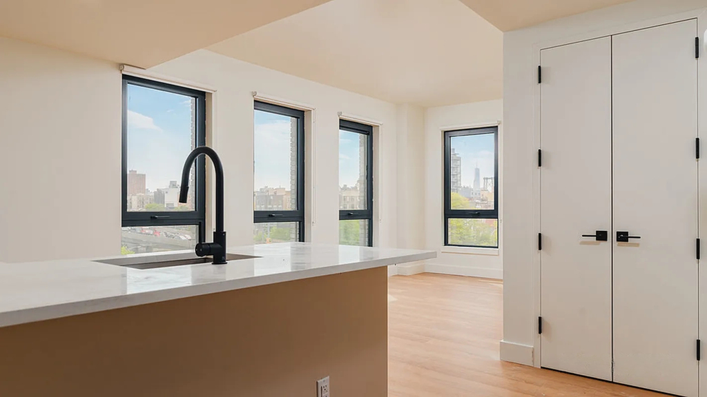 130 Hope Street - Photo 2